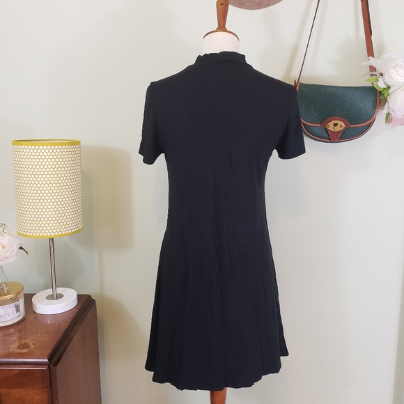 Black A-Line Choker V Neck Dress - Picture 2 of 4